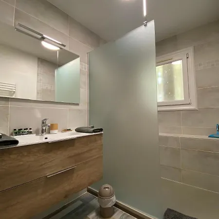 Toulonhost - Le Litardi - Superbe T2 - 2 Pas Des Plages - Clim - Fibre * Toulon