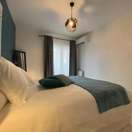 Toulonhost - Le Litardi - Superbe T2 - 2 Pas Des Plages - Clim - Fibre Toulon