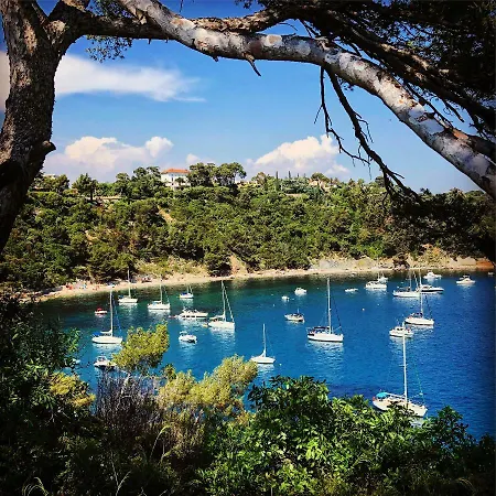 Toulonhost - Le Litardi - Superbe T2 - 2 Pas Des Plages - Clim - Fibre Toulon